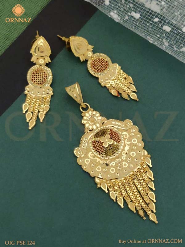 Pin by Shravya on Ear rings in 2024 | Antique necklaces design, Gold  earrings designs, Bridal gold jewellery