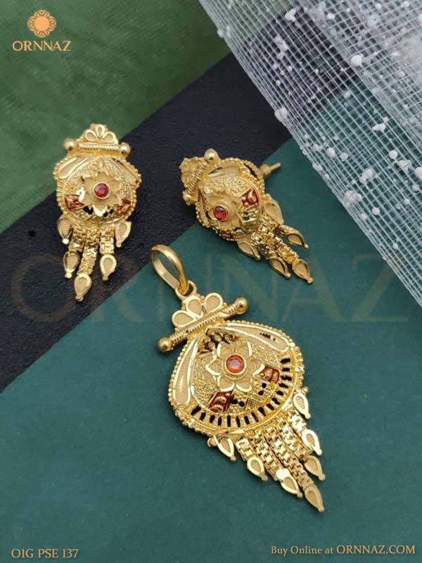 Buy gold clearance pendant set online