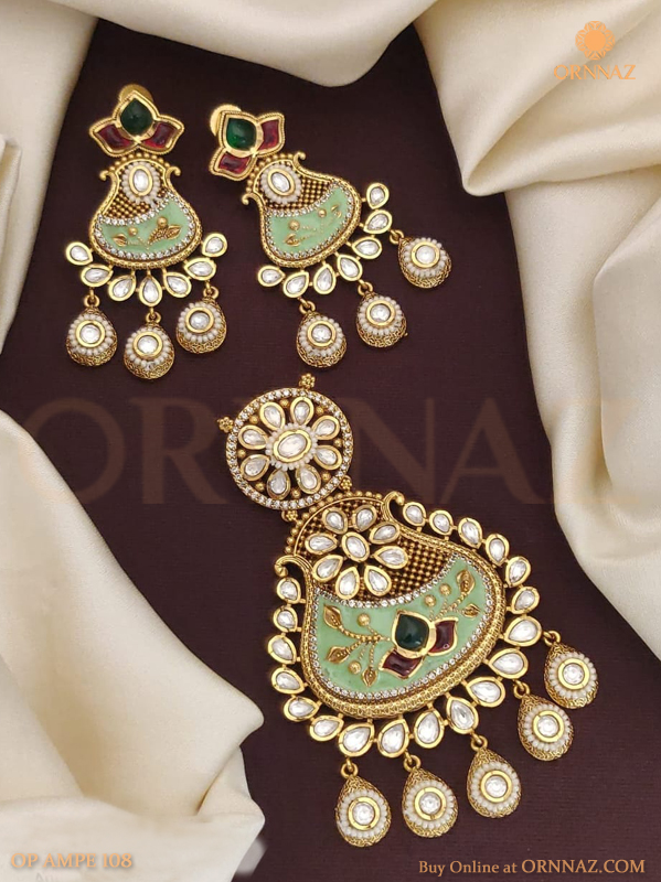 Gold kundan store lockets